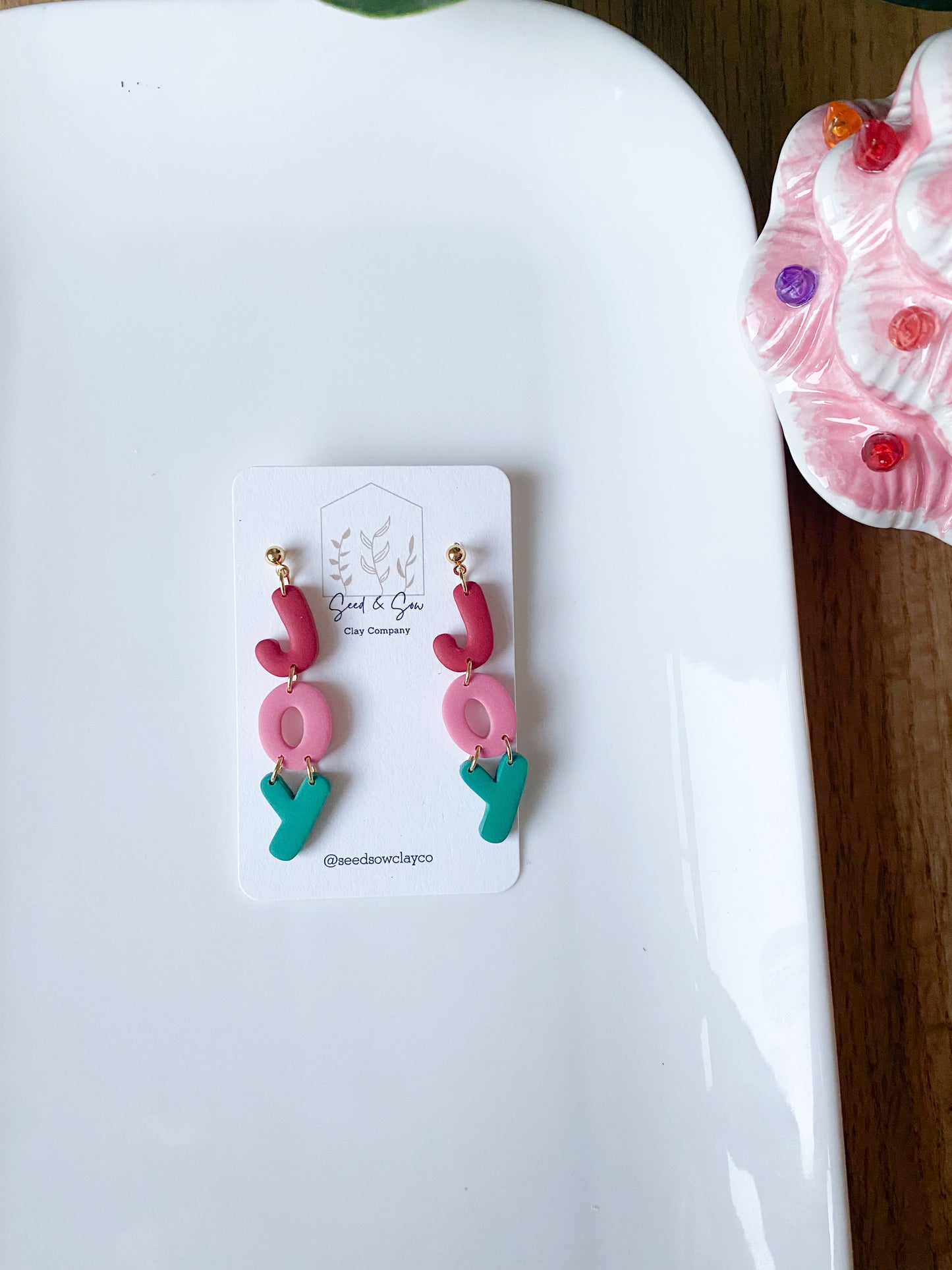 JOY traditional and vintage pink christmas