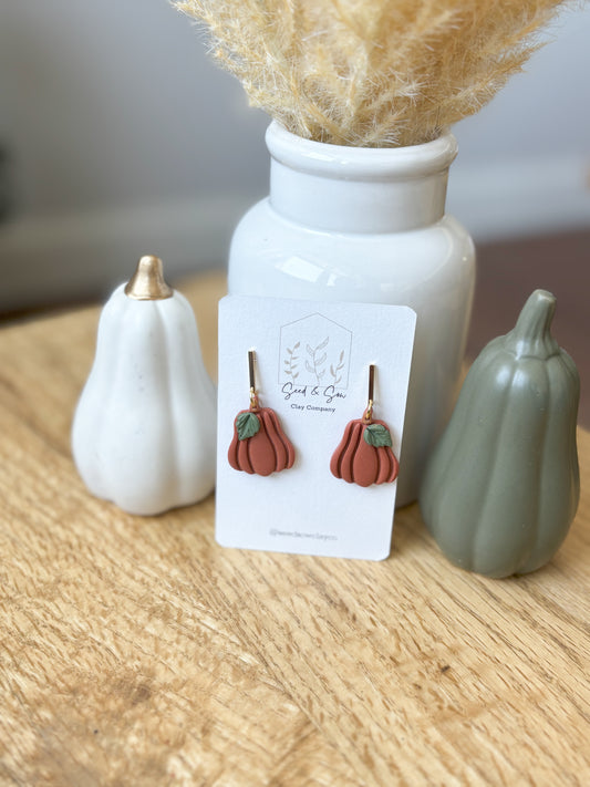 Classic Pumpkin with Leaf